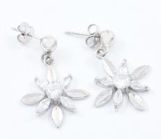 Ezüst(Ag) virágos fülbevalópár, jelzett, h: 3 cm, bruttó: 4,7 g