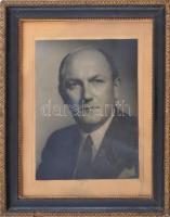 Dinnyés Lajos (1901-1961) miniszterelnök Angelo fényképésznél készült fotója üvegezett keretben 18x24 cm