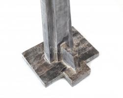 Tornay Endre András (1949-2008): szobor. Kétféle márvány, fa. Jelzett 72 cm