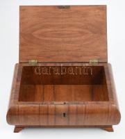Art deco asztali fa ládika, doboz. Kulcs nélkül. Politúrozott, kopásokkal. 30x24 cm