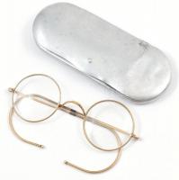 Juszt Ferenc, régi szemüveg, eredeti tokban. Jelzett.
