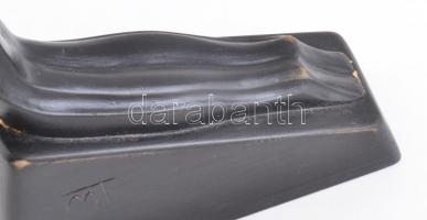 MT jelzéssel: Akt torzó, lakkozott fa, kis kopásnyomokkal, m: 41,5 cm CSAK SZEMÉLYES ÁTVÉTEL, NEM PO...