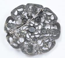 Ezüst(Ag) virágos bross, jelzett, d: 5,5 cm, nettó: 9,5 g
