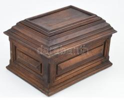 Barna fadoboz, kulcs nélkül, kopásnyomokkal, alja sérült, 29x17,5x21 cm