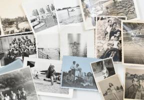 Kis doboznyi vegyes fotó fürdőzőkről, napozókról, csónakázókról