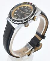 Sicura karóra, 15 köves mechanikus szerkezettel, fekete számlappal, kopott, kissékopott bőr szíjjal,...