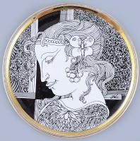 Hollóházi Szász Endre által tervezett mintával díszített porcelán tál, aranyozott, jelzett, kopásnyomokkal, d: 20 cm