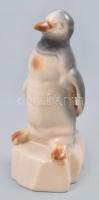 Faimar román porcelán pingvin figura. Jelzett, mázrepedésekkel, m: 17 cm