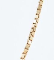 14K arany (Au) nyaklánc T medállal, jelzett, nettó: 9 g, h: 49,5 cm