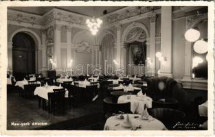 Kolozsvár, Cluj; New York étterem, belső, Horthy Miklós portré a falon / restaurant, interior with a portrait of Regent Horthy. Fotofilm Kolozsvár