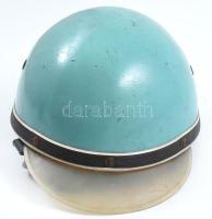 Retró motoros bukósisak, 1960-1970 körül, Hungária Műanyagfeldolgozó KTSZ Bp., cipzározható fülvédőv...