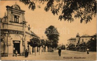 Dombóvár, Kossuth utca, László Vilma üzlete. Vasúti levelezőlapárusítás 20. sz. 1918. (EK)