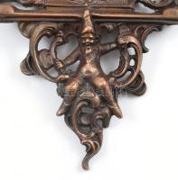 Historizáló-eklektikus stílusú fali dísz, XX. sz. második fele/vége, bronzírozott fém, jelzés nélkül...