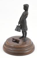 Jelzés nélkül: Vízhordó lány. Bronz, fa talapzaton, fején kis sérülés, m: 17 cm
