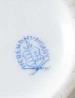 Herendi Viktória mintás füles váza. Kézzel festett, jelzett, apró kopásnyomokkal, m: 21 cm