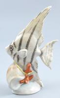 Kőbányai (Drasche) porcelán hal, irizáló réteggel. Kézzel festett, jelzett, kis kopásnyomokkal, m: 15,5 cm