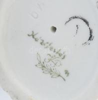 Kőbányai (Drasche) porcelán hal, irizáló réteggel. Kézzel festett, jelzett, kis kopásnyomokkal, m: 1...