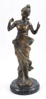 Olvashatatlan jelzéssel: Nő. Öntött, patinázott bronz, hiányos, tükör letört, m: 27 cm