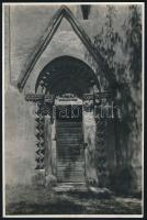 cca 1930 Csempeszkopács, templomkapuzat, hátoldalon feliratozott fotó, 23×15 cm
