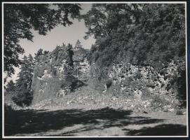 cca 1930 Ungvár, várkapu, várfalrész, 2 db hátoldalon feliratozott MTI fotó (Petrás fotói), 23,5×17,5 cm