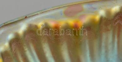 Art Deco kínálótál. Fúvott üveg, felületén irizáló díszítmény. Jelzés nélkül. Peremén minimális micr...