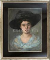 Jelzés nélkül, 1910-20 körül működött festő: Kalapos hölgy portréja. Pasztell, papír. Dekoratív, üvegezett fakeretben. 61×50 cm