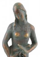 HB jelzéssel: Lány kígyóval. Bronzírozott gipsz és műgyanta őrlemény 41 cm