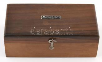 Súlykészlet csipesszel,.fa dobozban. 17x9 cm