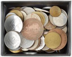 210db-os vegyes, magyar és külföldi érmetétel dobozban T:vegyes