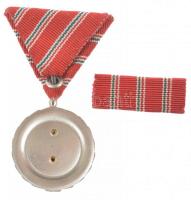 1954. "Munka Érdemérem" zománcozott bronz kitüntetés mellszalagon, szalagsávval T:1- 
NMK...