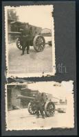 cca 1940 Katona ágyúval, 2 db albumlapra ragasztott fotó, 6×9 cm