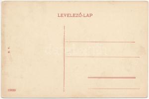 Arad, Szabadság tér, autóbusz üzletek reklámjaival, szappan és gyertyagyár, Rozsnyay gyógyszertár / ...