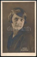 1926 Fiatal hölgy portréja, fotólap Mészöly budapesti műterméből, 14×9 cm