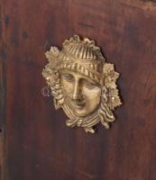 Fali kabinet, kis szekrény. Réz díszekkel, polctámasszal. XIX. sz. 39x33 cm CSAK SZEMÉLYES ÁTVÉTEL, ...