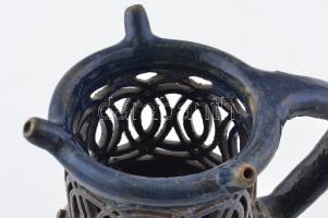 Csalikancsó. XIX. sz. magyar. Áttört nyak, sérült, kissé hiányos. Alul 1870-es évszámmal. 20 cm Hozz...