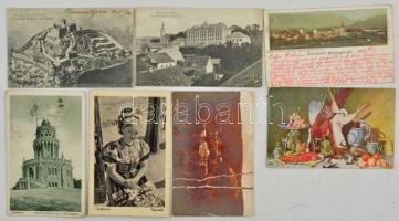 ~120 db régi képeslap benne magyar és külföldi városképek, kevés külföldi és motívumlap. Érdekes, ve...