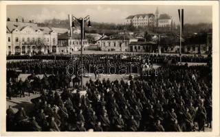 1938 Léva, Levice; bevonulás, tábori mise a Kossuth téren, Országzászló. Foto Hajdu / entry of the Hungarian troops, field mass, Hungarian flag + "1938 Léva visszatért" So. Stpl.