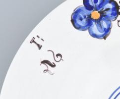 Habán jellegű tányér, jelzett, hibátlan, d: 32 cm