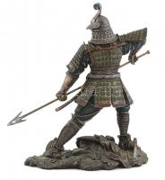 2 db gipsz szamuráj szobor, kis kopásnyomokkal, m: 23 cm