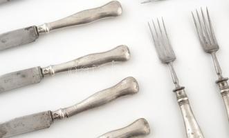 Ezüst (Ag) nyelű régi evőeszköz készlet, 6 db kés (LWN jelzésű pengével) + 6 db villa. Jelzettek, ki...