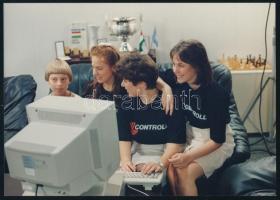 Kárpáti Tamás: Partik, perek, pofonok. (Polgár-dosszié 1974-1989). Bp., 1989, Magyar Eszperantó Szöv...