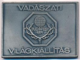 1971. Vadászati Világkiállítás - Budapest 1971 kétoldalas, ezüstpatinázott bronz emlékplakett (50x70mm) T:2,2- patina, ph