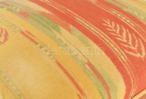 Biedermeier stílusú szék, szépen felújított állapotban. Felújított epedarugózattal. m: 94 cm CSAK SZ...