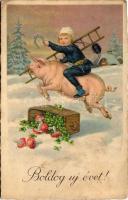 1946 Boldog Újévet! / New Year greeting art postcard with chimney sweeper riding a pig, mushroom, clovers and horseshoe (fl)