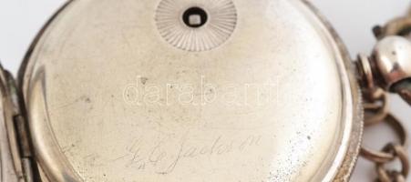 Ezüst (Ag) tokos Brookhouse zsebóra, 1850 körül, láncos szerkezettel, kulccsal, működik, jelzett. d:...