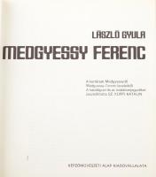 Medgyessy Ferenc: Indus nő. Terrakotta, Jelzett, Reprodukálva a Medgyessy monográfiában 207, oldalon...