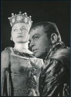 cca 1962 Bodrogi Gyula színész, 1 db vintage fotó, ezüst zselatinos fotópapíron, a Magyar Nők Lapja szerkesztőségének borítékjában, 18x13 cm