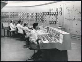 cca 1970 Országos villamosenergia elosztó központ, 1 db vintage fotó, ezüst zselatinos fotópapíron, 18x24 cm