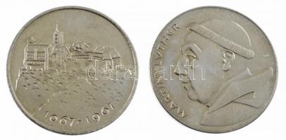 NDK 1967. "A reformáció 450. évfordulója / Luther Márton" + "Wartburg 900. évfordulója" fém emlékérem pár eredeti dísztokban (26mm) T:1- viseltes tok GDR 1967. "The 450th Anniversary of the Reformation / Martin Luther" + "The 900th Anniversary of Wartburg" metal commemorative medallion pair in original case (26mm) C:AU worn case