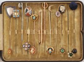 Nyakkendőtű, bross gyűjtemény a XIX. sz-ból: közötte arany, nagyrészt 8K, de 14K is, brill darabokka...